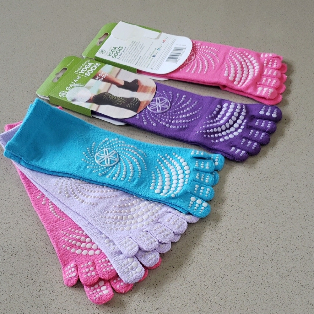 GAIAM Toe Socks Lot
